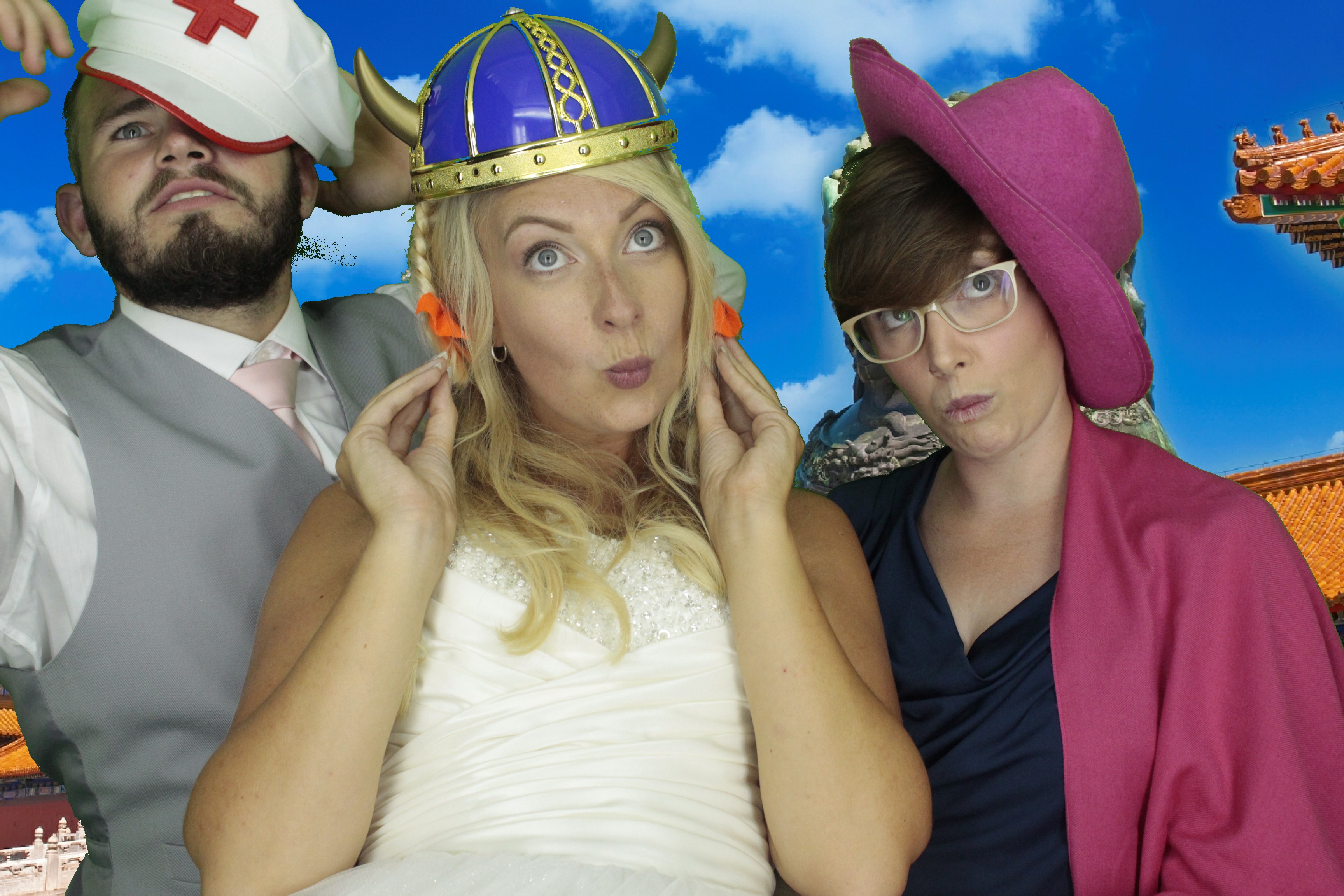 Nikki & Simon | View more photos from the event at gallery.myphotoboothexperience.co.uk/u/MyPhotoBoothExperienceLtd/Nikki-Simon
